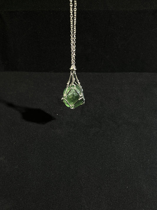 Green Fluorite with Metal Net Necklace